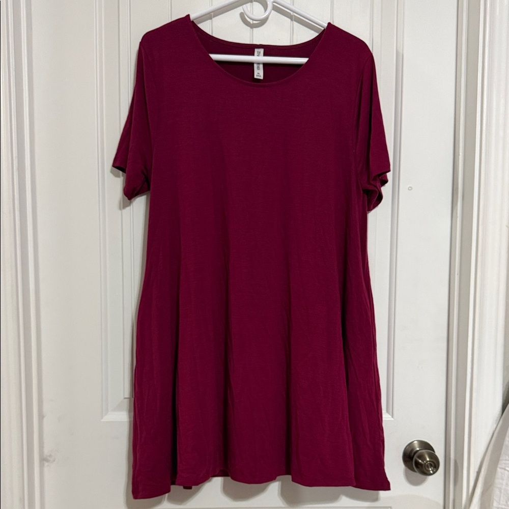 Zenana Outfitters Short Sleeve Swing Tunic in Berry